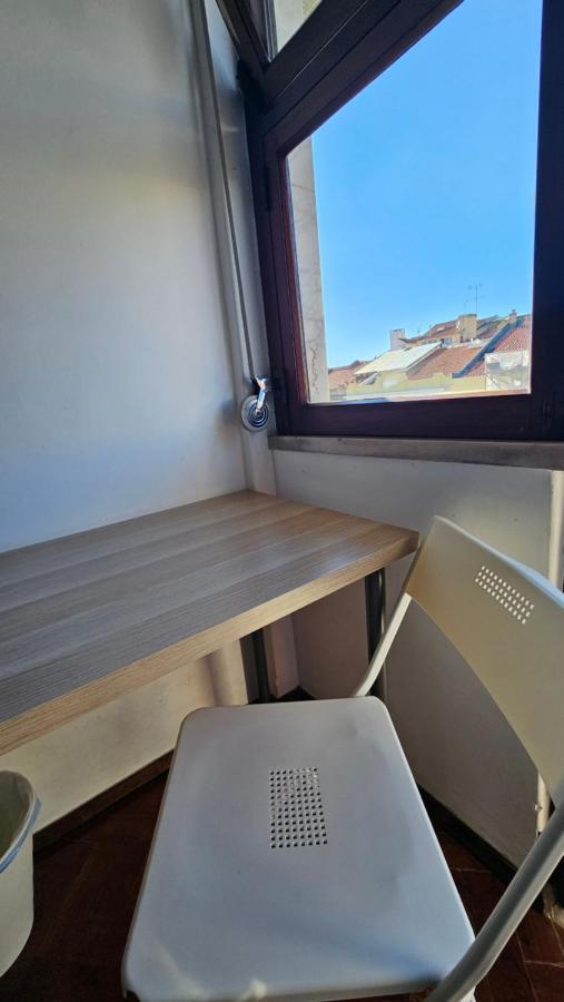 Single Or Double With Balcony Close To Alameda Metro! Séjour chez l'habitant Lisboa